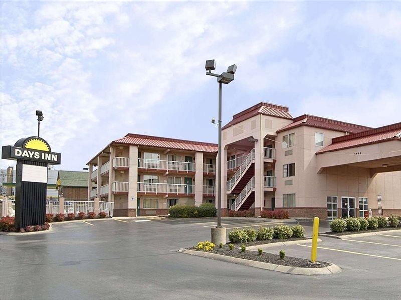 Super 8 By Wyndham Nashville Near Downtown / I-40 Bagian luar foto