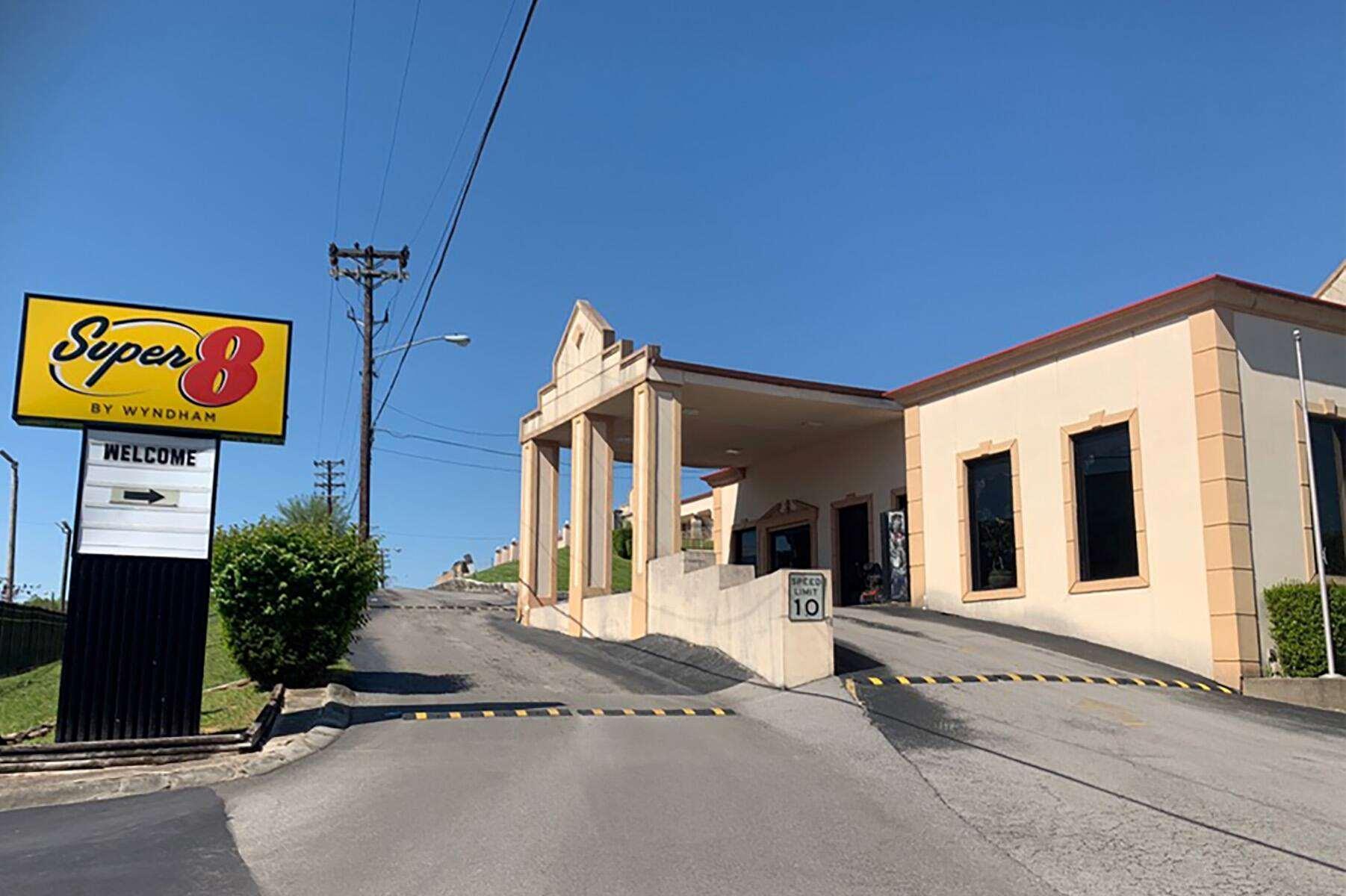 Super 8 By Wyndham Nashville Near Downtown / I-40 Bagian luar foto